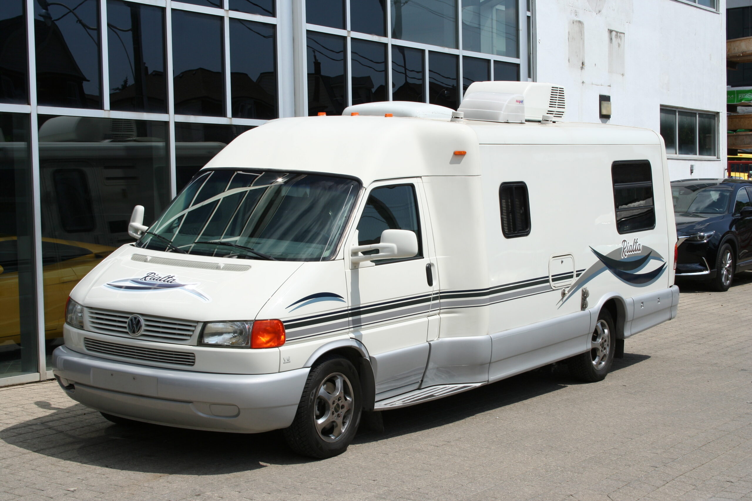 2003 Volkswagen Winnebago Rialta 22